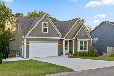 620 Nature Trl, Soddy Daisy, TN 37379