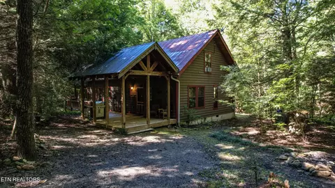 201 Old Doc Rogers Rd, Tellico Plains, TN 37385