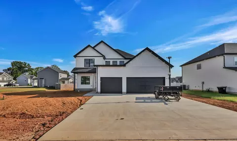 154 Monaghan Dr, Clarksville, TN 37042