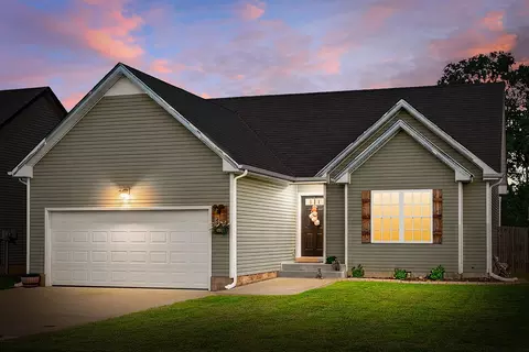 3733 Gray Fox Dr, Clarksville, TN 37040