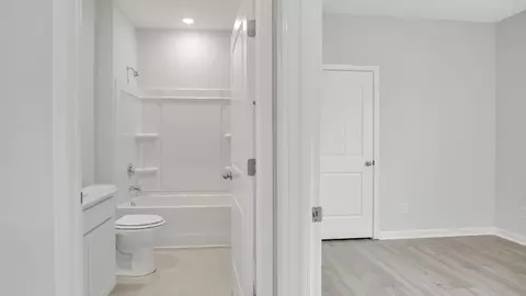 Entry Way - 4918 Sandringham Ln, Murfreesboro, TN 37129 photo 4 of 5