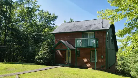 3734 Warden Branch Ln, Gatlinburg, TN 37738