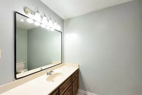 Bath - 23 Roxy Cv, Jackson, TN 38301 photo 2 of 3
