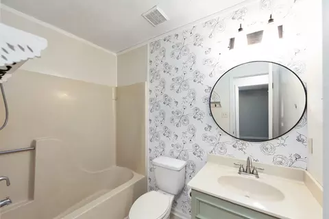 Bath - 23 Roxy Cv, Jackson, TN 38301 photo 3 of 3