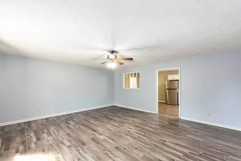 Living - 23 Roxy Cv, Jackson, TN 38301 photo 4 of 4