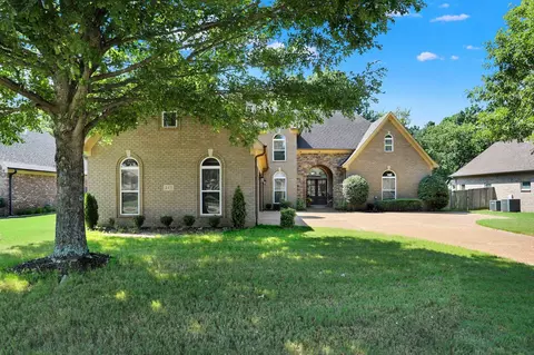 245 Amber Waves Ln, Collierville, TN 38017