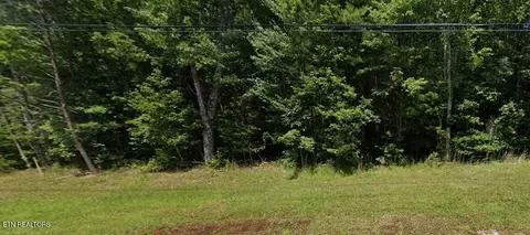 480 Beachwood Dr, Crossville, TN 38558