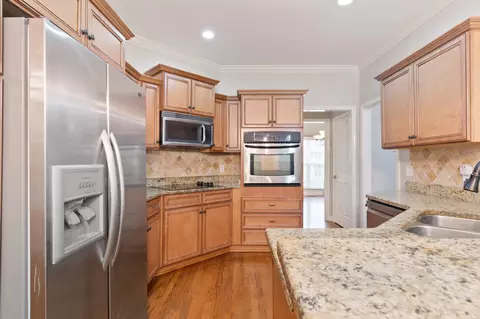 Kitchen - 135 Ridgebend Dr, Murfreesboro, TN 37128 photo 3 of 5