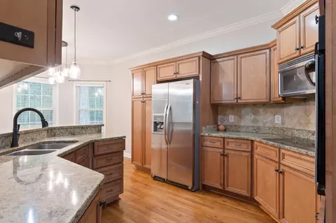 Kitchen - 135 Ridgebend Dr, Murfreesboro, TN 37128 photo 4 of 5