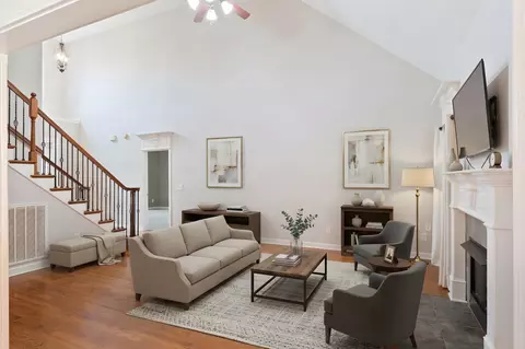 Living - 135 Ridgebend Dr, Murfreesboro, TN 37128 photo 1 of 3