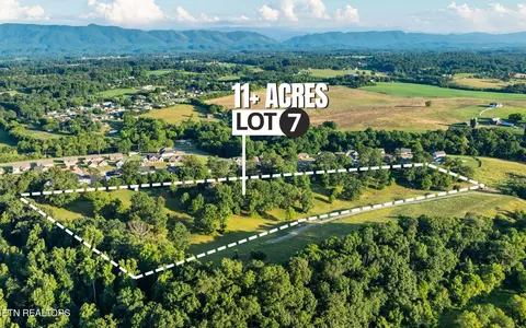 836 Franklin Xing, Maryville, TN 37804