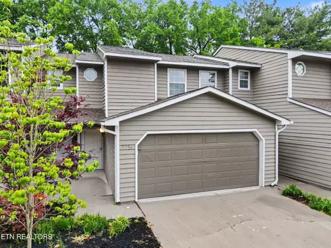 7751 Village Dr, Knoxville, TN 37919