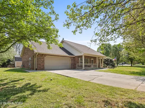 2246 Portland Dr, Maryville, TN 37803