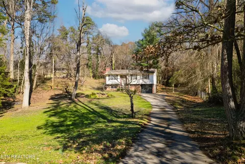 1550 Johnathan Dr, Louisville, TN 37777