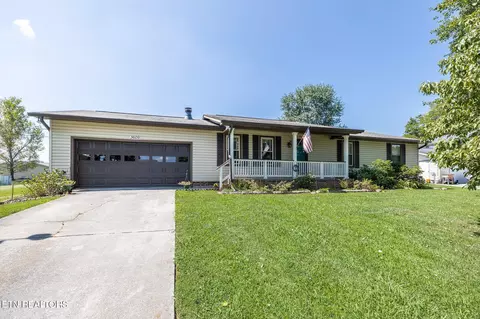 3609 Lakeside Dr, Louisville, TN 37777