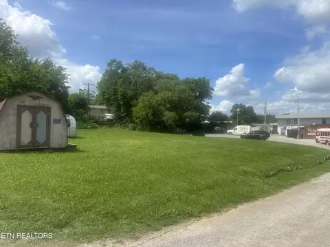 2625 Waycross Ave, Maryville, TN 37804