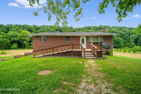 2597 Hinds Creek Rd, Heiskell, TN 37754