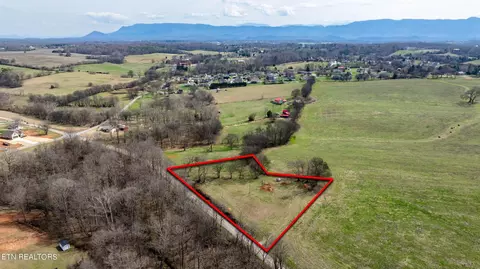 2 Nails Creek Rd, Maryville, TN 37804