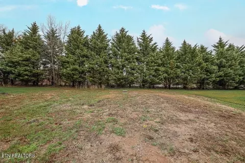 1568 Tsuga Dr, Alcoa, TN 37701