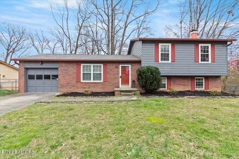 5028 Laurel Woods Dr, Knoxville, TN 37921