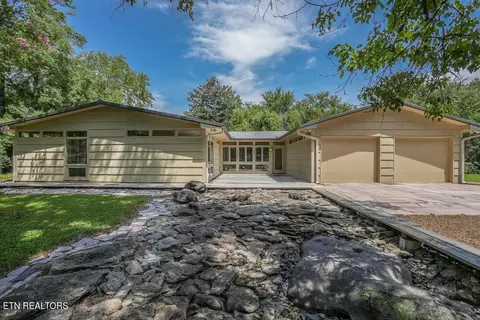 5004 Spring Creek Rd, Knoxville, TN 37920