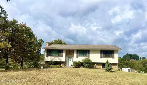 3401 Peppermint Hills Dr, Maryville, TN 37804