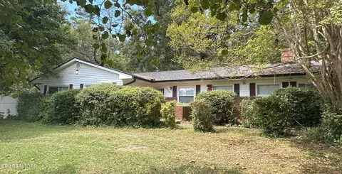 909 Dartmouth Rd, Knoxville, TN 37914