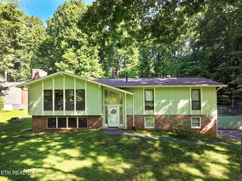 8048 Camberley Dr, Powell, TN 37849