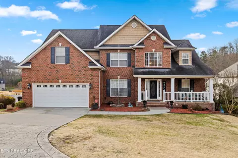 1911 Cascade Falls Ln, Knoxville, TN 37931