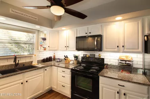 7221 Joyce Ln, Powell, TN 37849 photo 13