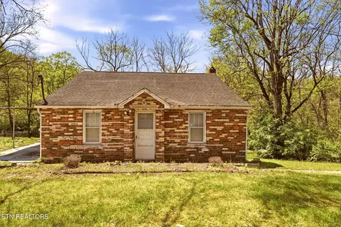 1913 Woods Creek Rd, Knoxville, TN 37924