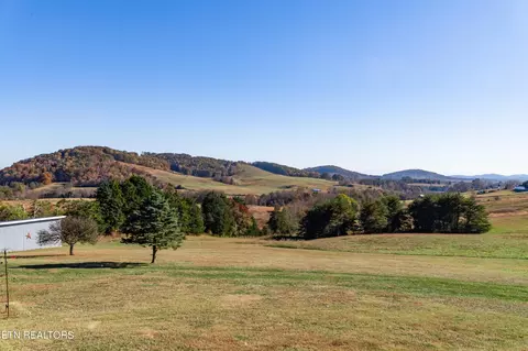 590 Kenneth Roach Ln, Rutledge, TN 37861 photo 3