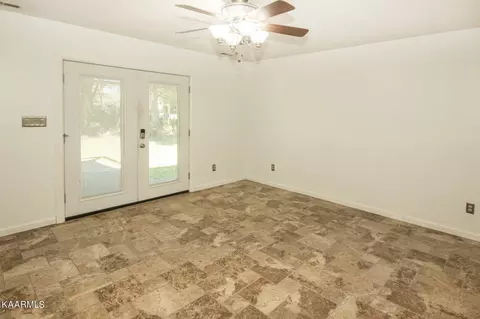 7701 Holcombridge Blvd, Powell, TN 37849 photo 13