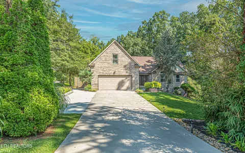 4421 Garden Dr, Knoxville, TN 37918