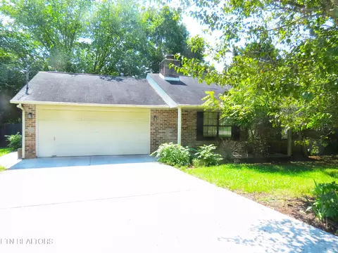 916 Rose Petal Ln, Knoxville, TN 37938
