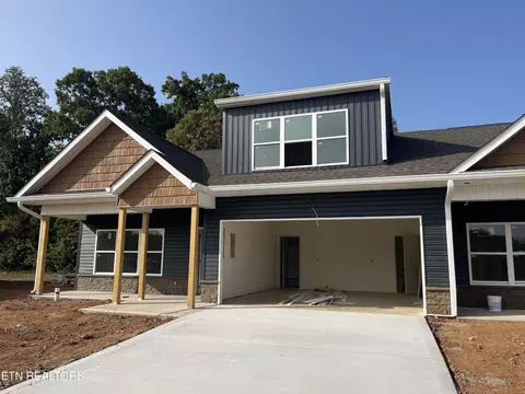 1410 Summer Meadow Dr, Powell, TN 37849