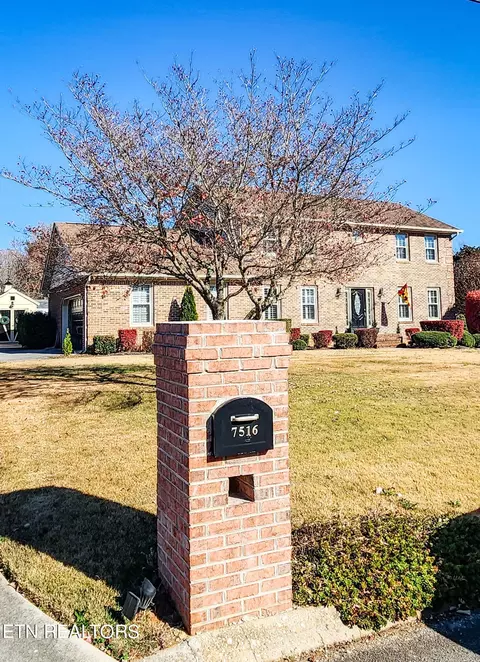 7516 Larue Ln, Knoxville, TN 37938