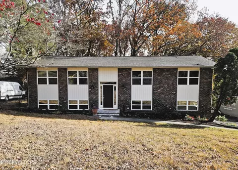 8922 Moneymaker Dr, Knoxville, TN 37923