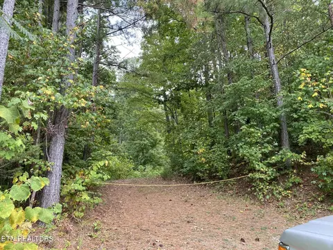 430 Fog Hill Ln, Lenoir City, TN 37771