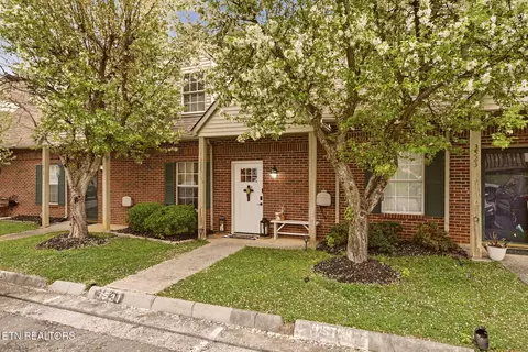 3521 Crossroads Way, Knoxville, TN 37918