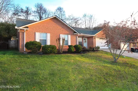 1832 Tillery Square Ln, Knoxville, TN 37912