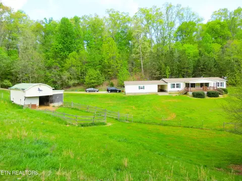 1410 Old Chisholm Tr, Dandridge, TN 37725