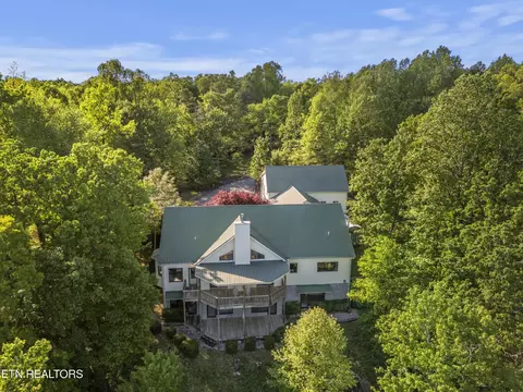 513 Cumberland Cove Rd, Monterey, TN 38574