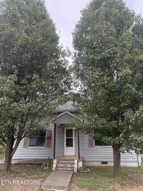 711 Washington Ave, Etowah, TN 37331