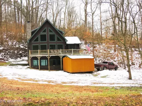 2135 Jones Bend Rd, Louisville, TN 37777