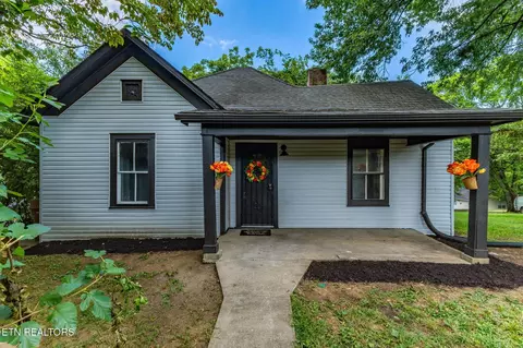 2714 Summit Ave, Knoxville, TN 37917