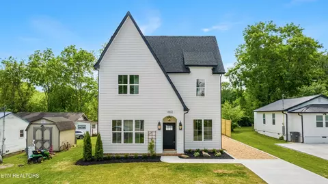 1802 Minnis Ave, Knoxville, TN 37920