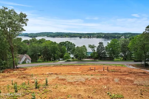 900 Harbour View Hwy, Lenoir City, TN 37772