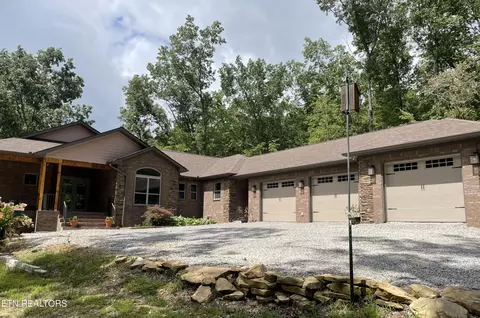 644 Falls Rd, Monterey, TN 38574