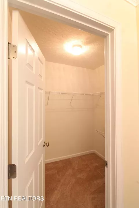 2015 Gatehouse Ln, Powell, TN 37849 photo 18